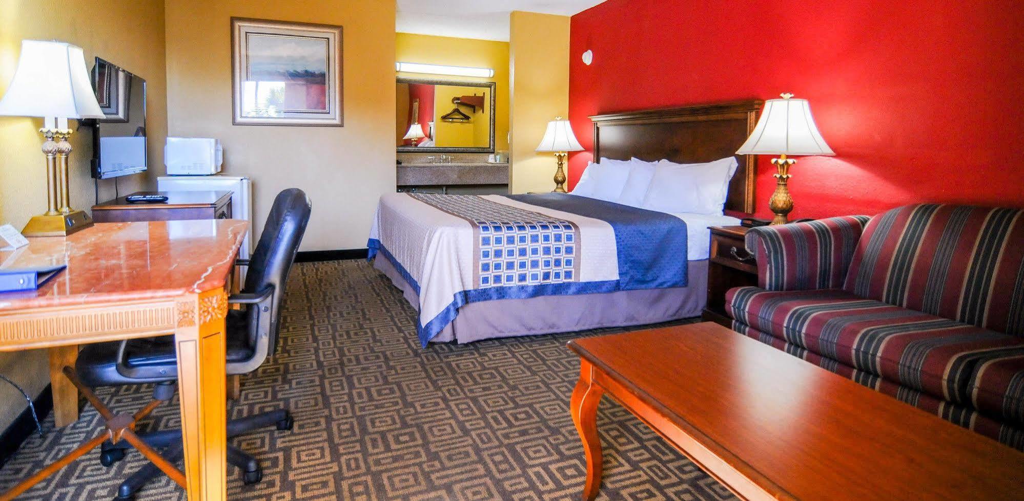 Heritage Inn Милледжвилл Экстерьер фото